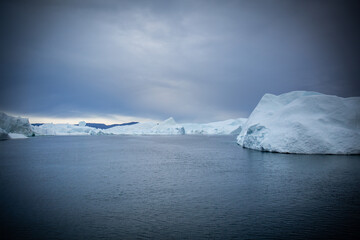 Bootstour durch den Eisfjord bei Ilulissat entlang der Eisberge