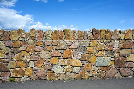 Historische Steinmauer in Irland