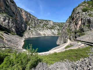 Monument of nature Blue Lake in the Imotski region (Imotski, Croatia) - Geomorfolo&scaron;ki spomenik prirode Modro jezero u Imotskoj krajini, Imotski (UNESCO GeoPark), Hrvatska