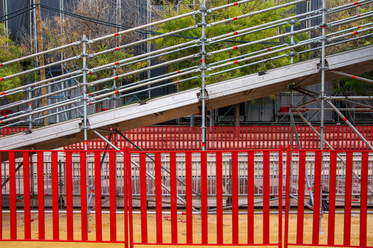 Escaleras  y rampas de obra de metal