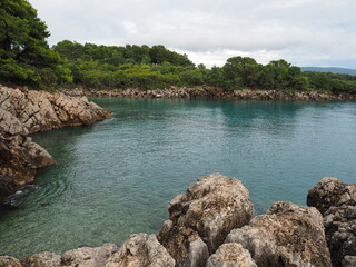 K&uuml;ste der Insel Krk , der Adria und der kroatischen K&uuml;ste