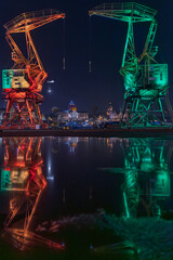 Dwa żurawie i muzeum © Przemek Ogrodzinski