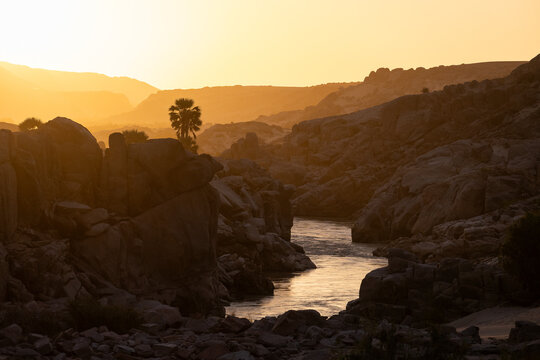 atardecer en el r&iacute;o Cunene, Angola