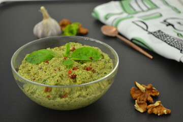 pesto cu busuioc