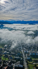 Hochnebel zieht &uuml;ber Grossh&ouml;chstetten, 15.12.2025, Schweiz, Kanton Bern, Emmental