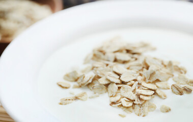 Oats with fresh yogurt