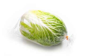 ビニール袋に入れた、販売用の白菜