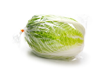 ビニール袋に入れた、販売用の白菜