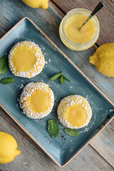 Lemon crackle cookies with lemon curd