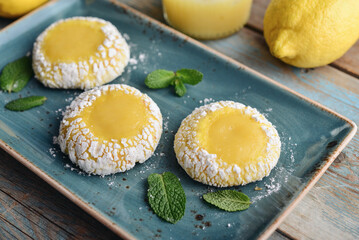Lemon crackle cookies with lemon curd