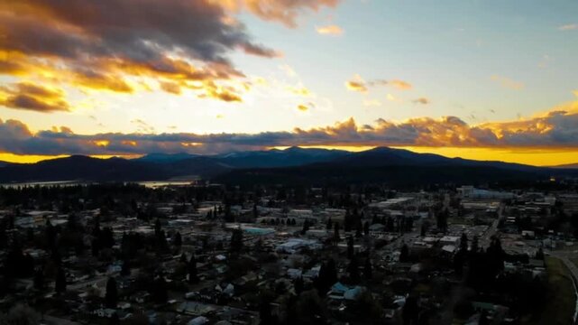 Sunset Hyperlapse Over Coeur d&rsquo;Alene With Sideways Drone Strafe