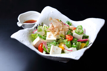 豆腐とオクラのサラダ