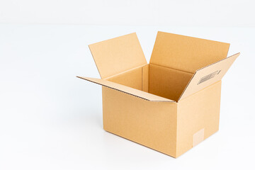 段ボール　小包