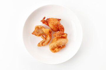 鶏皮のカリカリ揚げ