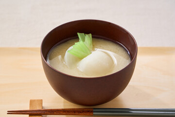 かぶ入りの白味噌仕立てのお味噌汁