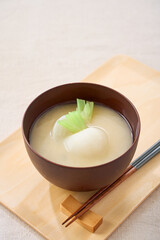 かぶ入りの白味噌仕立てのお味噌汁