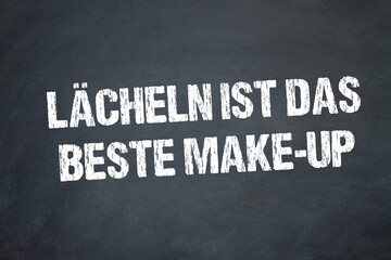 Fototapeta premium Lächeln ist das beste Make-up 