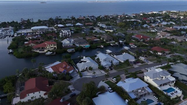 spectacular coastal homes and inlets in Apollo Beach, Florida