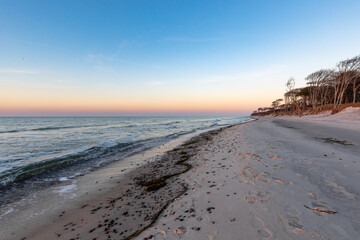 Zum Sonnenuntergang im Dezember am Dar&szlig;er Weststrand.