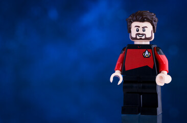 Obraz premium Dortmund - Deutschland 16. Dezember 2025 - Lego Figur Riker der Enterprise