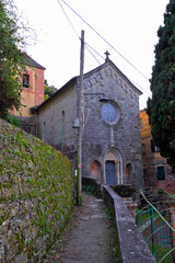 Church of San Nicol&ograve; di Capodimonte, a Romanesque church dating back to the 12th century, can be reached on foot via a path that connects San Rocco di Camogli to Punta Chiappa