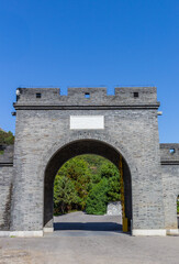 Fototapeta premium Entrance gate to the historic Great Chinese Wall in Huangyaguan, China