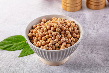 Raw dry chickpea in the bowl