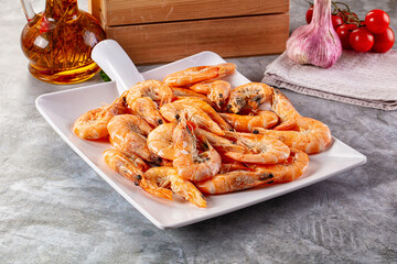 Boiled tiger prawns in the bowl