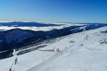 Jasna Chopok , widoki ze szczytu na inne szczyty Tatr Niżnych © rob