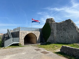 Topana Fortress on the cliff above Blue Lake in Imotska Krajina region (Imotski, Croatia) - Tvrđava Topana na klisuri nad Modrim jezerom i u Imotskoj krajini, Hrvatska