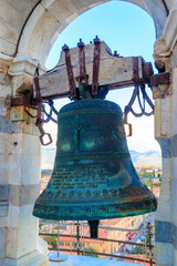 Obraz premium Bell at the top of the Leaning tower in Pisa, Italy