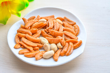 お茶菓子の柿の種