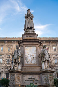 A tall statue of Leonardo da Vinc in Milan -, the renowned Italian Renaissance artist, scientist, and polymath. 
