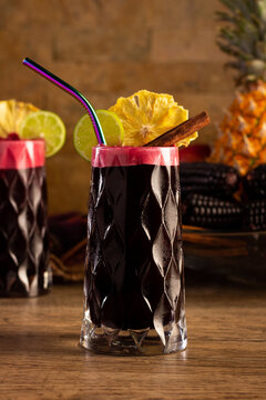 Chicha Morada Peruana con maiz morado 