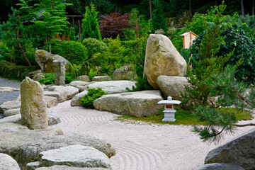 żwirowa ścieżka w japońskim ogrodzie, ogród japoński, japanese garden, Zen garden, karesansui garden, Japanese garden, designer garden © kateej