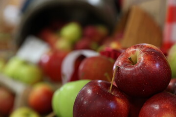 red apples in a bowl
