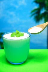 ヨーグルトとミント