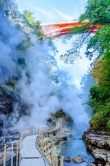 初秋の小安峡大噴湯　秋田県湯沢市　Oyasukyo Gorge Great Fountain in early autumn. Akita Pref, Yuzawa City.