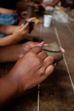 M&atilde;os ceramica
