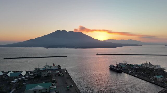 Hiro Yamagata SAKURAJIMA SUNSET 桜島　鹿児島 Sakurajima Imagens – Procure 2,086 fotos, vetores e vídeos | Adobe
