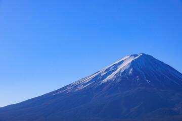 大石公園から見る新年の富士山と青空