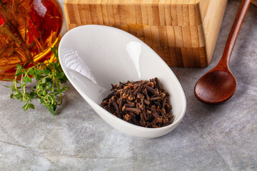Dry cloves buds aromatic flavor