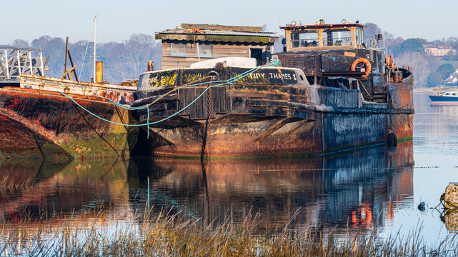 Tidy Thames at Pin Mill, Suffolk on a cold frozen morning  after sunrise
