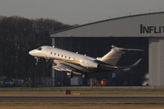 9H-JFX, Flexjet Malta, Embraer Praetor 600, departing London Stansted Airport, Essex, UK in December 2025