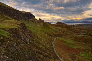 The Quiraing landform below Meall na Suiramach crest with (L-R) The Needle and The Prison rocks, Cnoc a Mh&egrave;irlich and D&ugrave;n M&ograve;r hills. Skye-Scotland-183