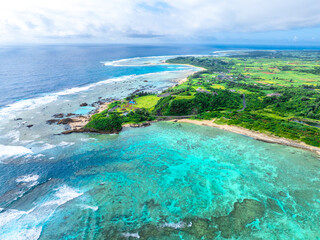 夏のあやまる岬（鹿児島県 奄美大島）