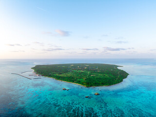 竹富島の朝焼け（沖縄県竹富町）