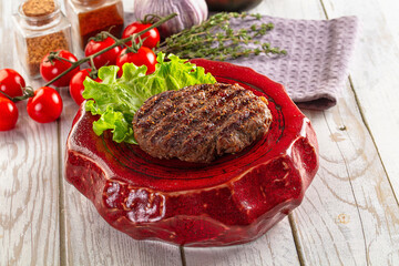 Grilled beef cutlet minced meat