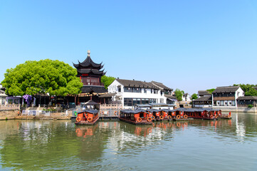 中国蘇州にある水郷として有名な山塘街のとても美しい風景A beautiful view of Shantang Street, a famous water town in Suzhou, China