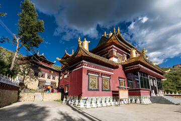 Obraz premium main temple of the Sidrog Nuns, Gerima village, Tagong (Lhagang), Garzê Tibetan Autonomous Prefecture, Sichuan, China